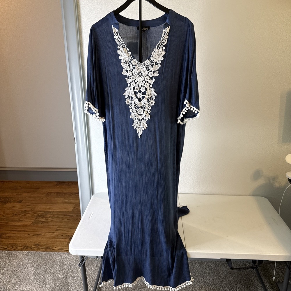 Suzanne‎ Betro Women's Blue Floor Length Embroidered Caftan Size XL